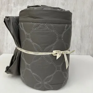 Grey Quilt | Luxurious Comfort | Elegant Bed Linen | Super Soft | King Size