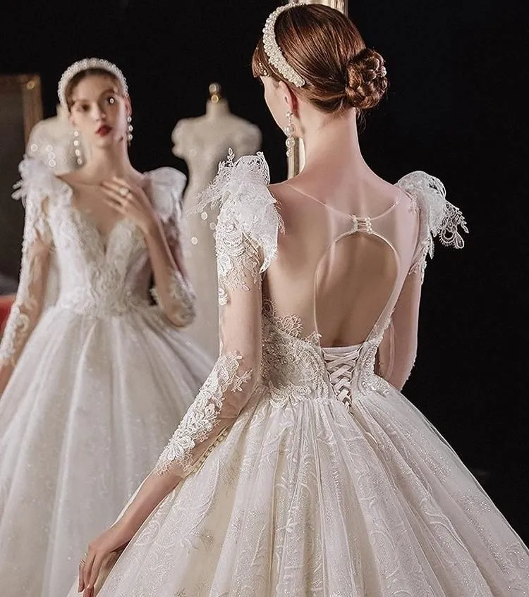 Luxurious Princess Wedding Dresses with Shiny Pearls