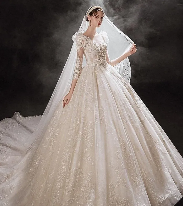 Luxurious Princess Wedding Dresses with Shiny Pearls